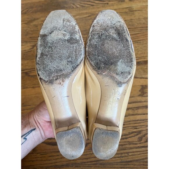 Salvatore Ferragamo Patent Cream Bow Slip On Low Heel Shoes   Women's Size 6.5 - Picture 8 of 10